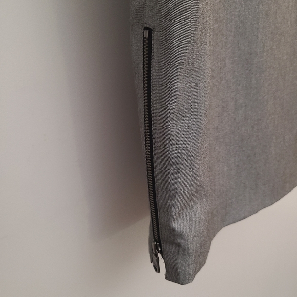 GAP Gray Cowl Neck Sleeveless Sheath Dress with Front Pockets - Picture 3 of 6